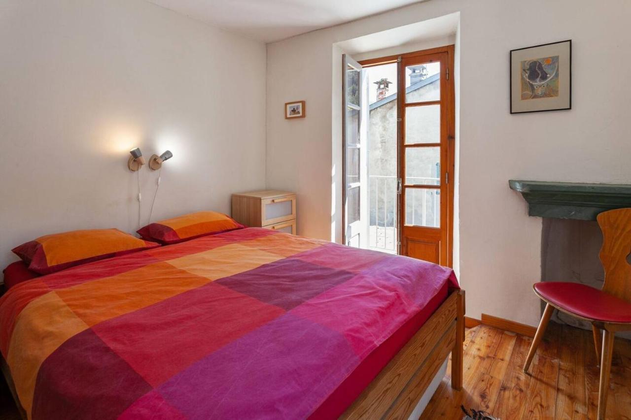 Sunny 1-Bed Apartment In Lovely Mountain Village La Brigue Dış mekan fotoğraf