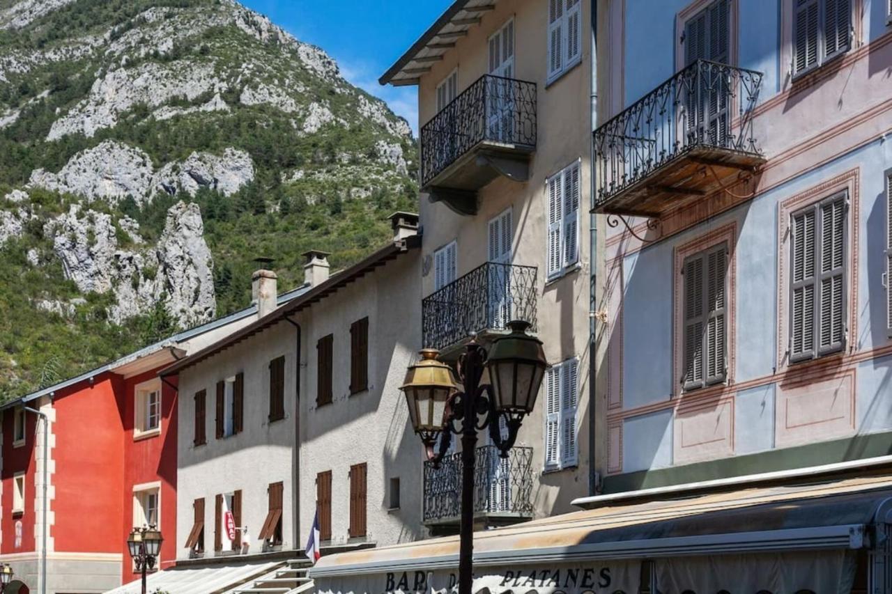 Sunny 1-Bed Apartment In Lovely Mountain Village La Brigue Dış mekan fotoğraf