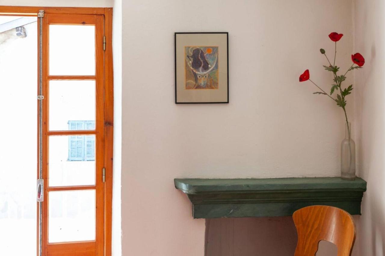 Sunny 1-Bed Apartment In Lovely Mountain Village La Brigue Dış mekan fotoğraf